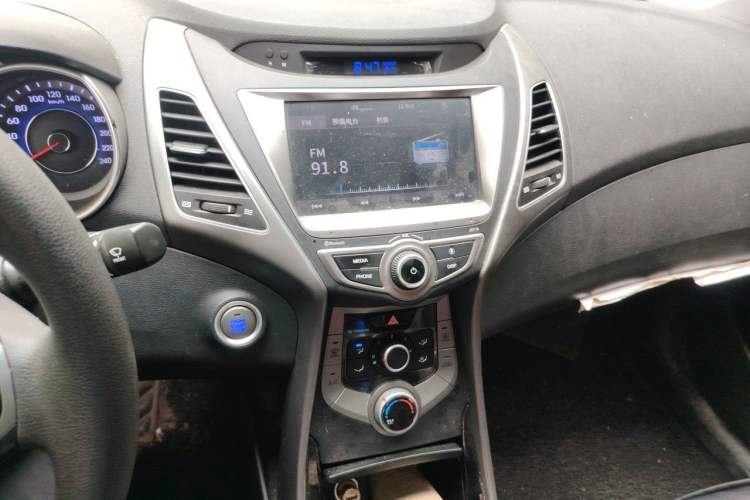 Used Hyundai Elantra (5th Generation / Langdong) 2016 1.6L Automatic Prestige Model Audio And AC Panel