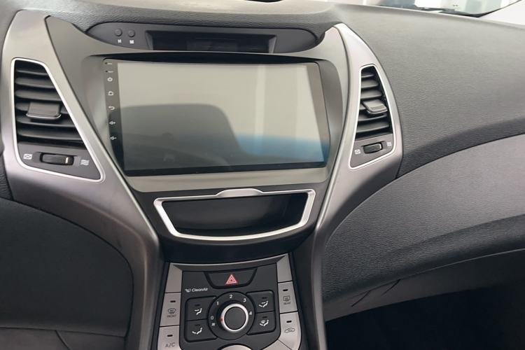 Used Hyundai Elantra (5th Generation / Langdong) 2016 1.6L Automatic Smart Version Audio And AC Panel