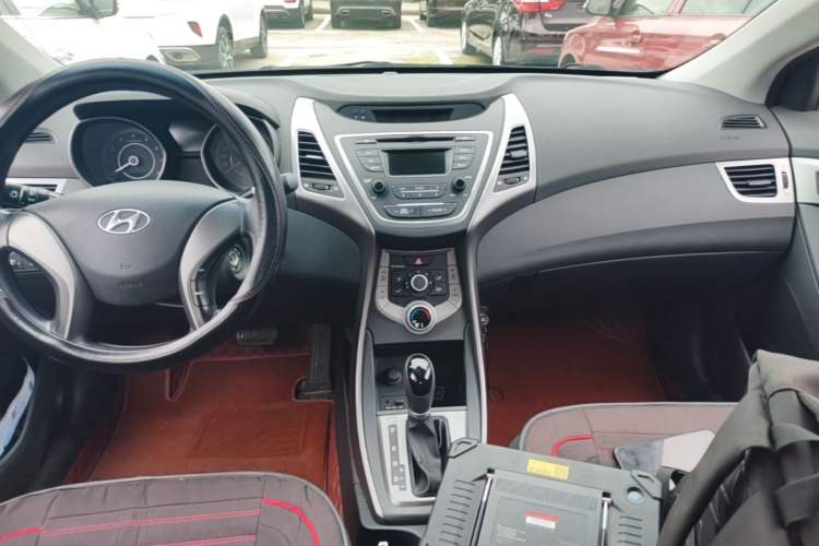Used Hyundai Elantra (5th Generation / Langdong) 2016 1.6L Automatic Smart Version Audio And AC Panel