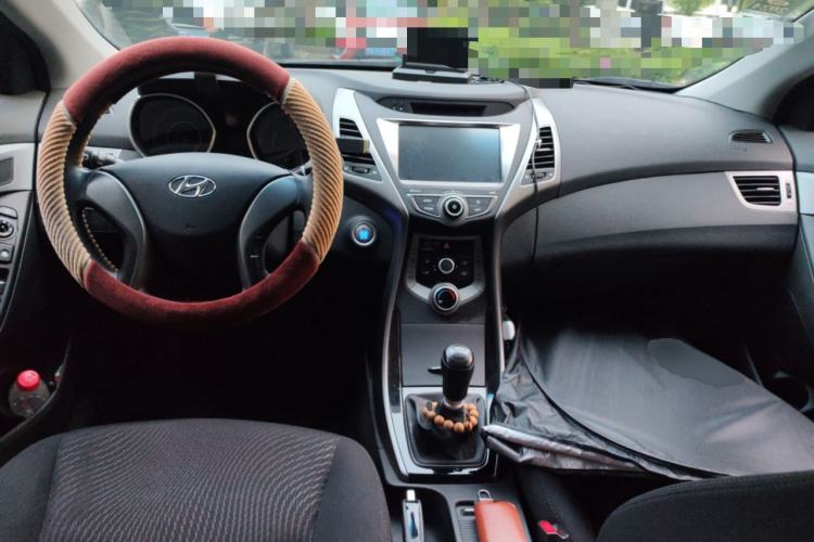 Used Hyundai Elantra (5th Generation / Langdong) 2016 1.6L Manual Luxury Model Center Console