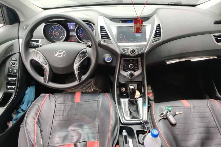 Used Hyundai Elantra (5th Generation / Langdong) 2016 1.6L Automatic Prestige Model Center Console