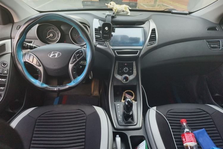 Used Hyundai Elantra (5th Generation / Langdong) 2016 1.6L Automatic Smart Version Center Console