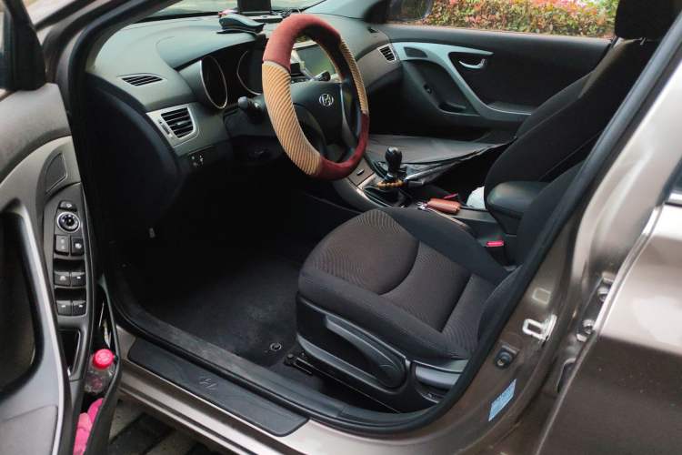 Used Hyundai Elantra (5th Generation / Langdong) 2016 1.6L Manual Luxury Model Driver Seat