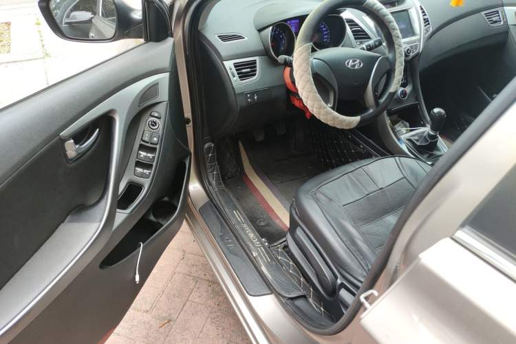 Used Hyundai Elantra (5th Generation / Langdong) 2016 1.6L Manual Luxury Model Driver Seat