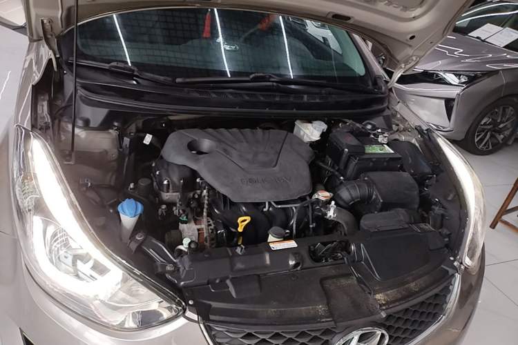 Used Hyundai Elantra (5th Generation / Langdong) 2016 1.6L Automatic Prestige Model Engine Bay