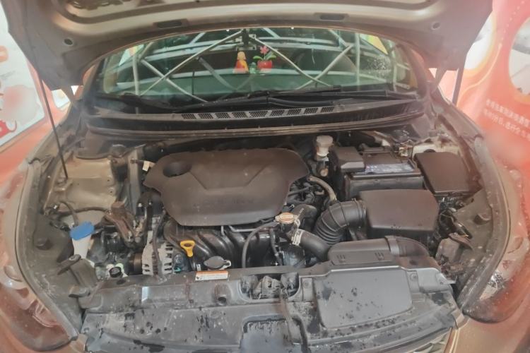 Used Hyundai Elantra (5th Generation / Langdong) 2016 1.6L Manual Luxury Model Engine Bay