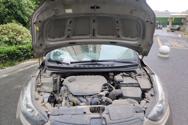 Used Hyundai Elantra (5th Generation / Langdong) 2016 1.6L Automatic Prestige Model Engine Bay