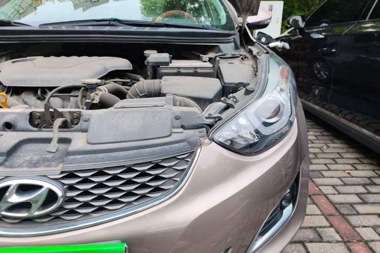 Used Hyundai Elantra (5th Generation / Langdong) 2016 1.6L Manual Luxury Model Engine Bay Left