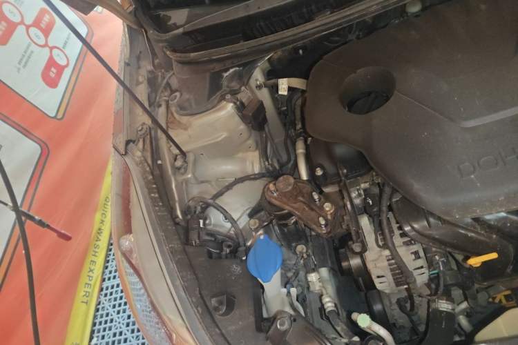 Used Hyundai Elantra (5th Generation / Langdong) 2016 1.6L Manual Luxury Model Engine Bay Right