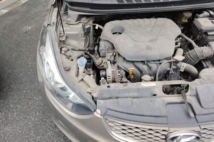 Used Hyundai Elantra (5th Generation / Langdong) 2016 1.6L Automatic Prestige Model Engine Bay Right