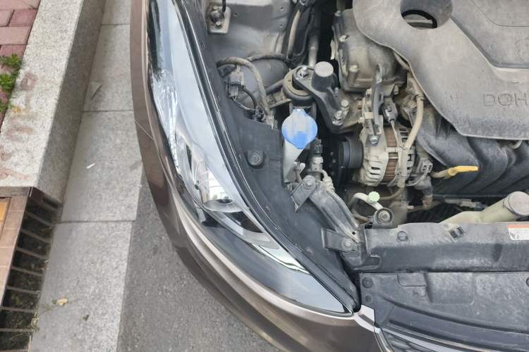 Used Hyundai Elantra (5th Generation / Langdong) 2016 1.6L Automatic Smart Version Engine Bay Right