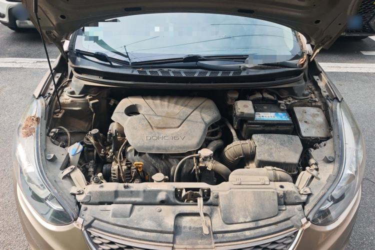 Used Hyundai Elantra (5th Generation / Langdong) 2016 1.6L Automatic Smart Version Engine Bay