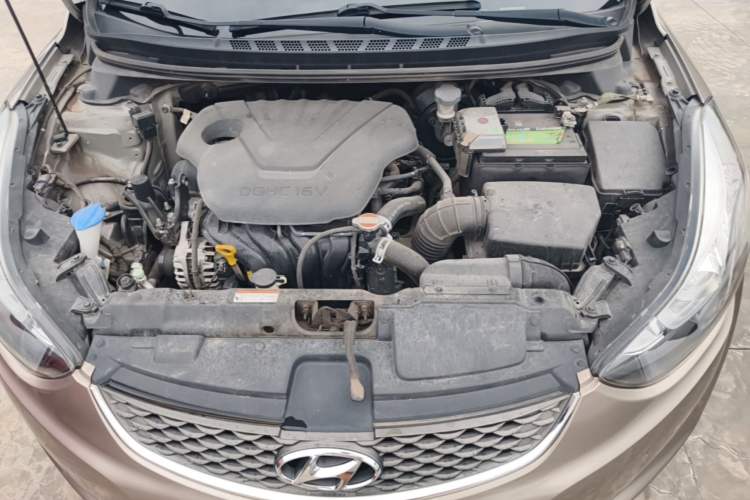 Used Hyundai Elantra (5th Generation / Langdong) 2016 1.6L Automatic Smart Version Engine Bay