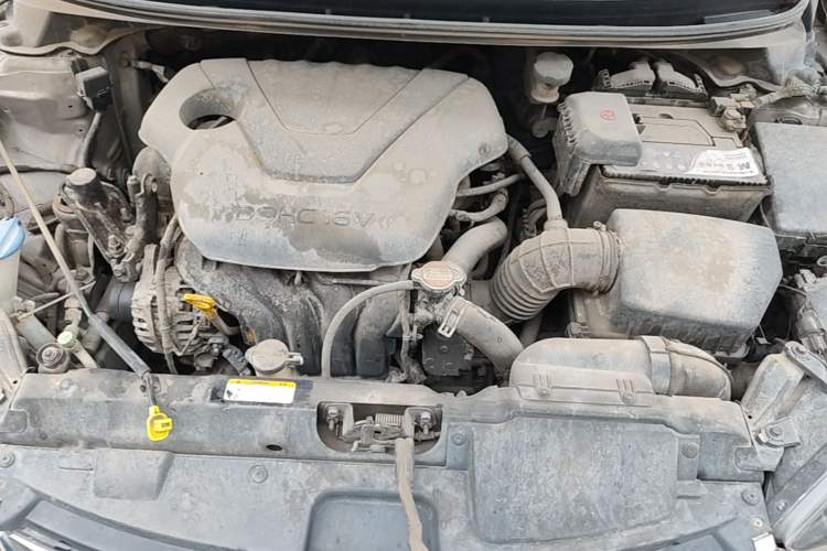 Used Hyundai Elantra (5th Generation / Langdong) 2016 1.6L Automatic Prestige Model Engine Bay