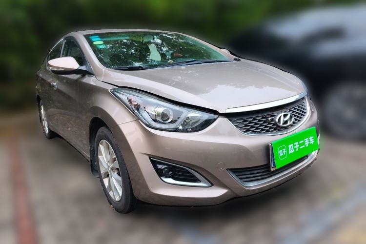Used Hyundai Elantra (5th Generation / Langdong) 2016 1.6L Manual Luxury Model Front Right 45 Deg