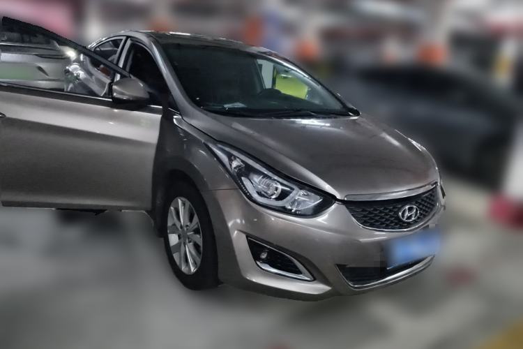 Used Hyundai Elantra (5th Generation / Langdong) 2016 1.6L Automatic Prestige Model Front Right 45 Deg