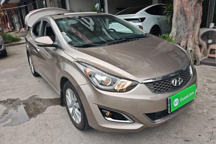 Used Hyundai Elantra (5th Generation / Langdong) 2016 1.6L Automatic Prestige Model Front Right 45 Deg