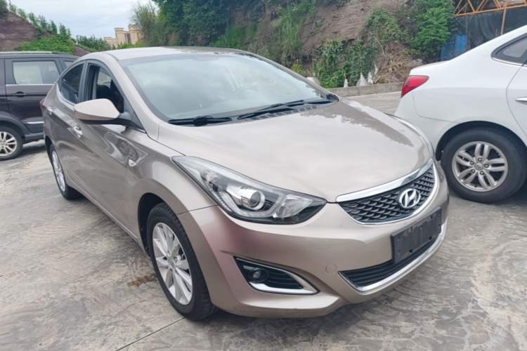 Used Hyundai Elantra (5th Generation / Langdong) 2016 1.6L Automatic Smart Version Front Right 45 Deg