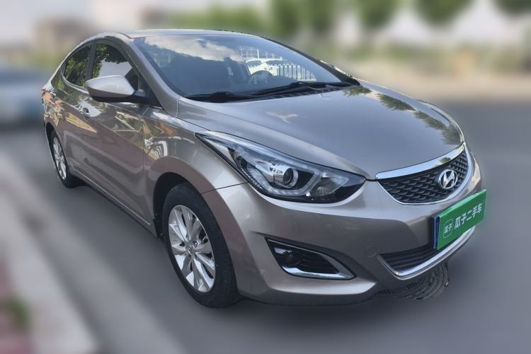 Used Hyundai Elantra (5th Generation / Langdong) 2016 1.6L Automatic Smart Version Front Right 45 Deg