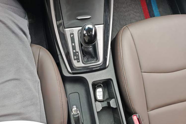 Used Hyundai Elantra (5th Generation / Langdong) 2016 1.6L Automatic Prestige Model Gear Lever