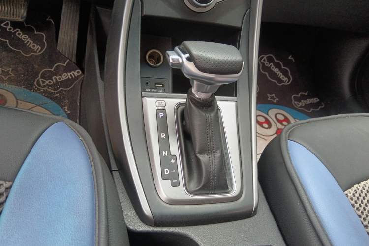 Used Hyundai Elantra (5th Generation / Langdong) 2016 1.6L Automatic Smart Version Gear Lever