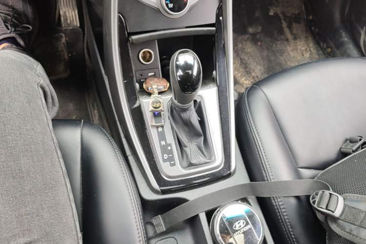 Used Hyundai Elantra (5th Generation / Langdong) 2016 1.6L Automatic Prestige Model Gear Lever