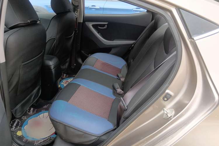 Used Hyundai Elantra (5th Generation / Langdong) 2016 1.6L Automatic Smart Version Interior 4