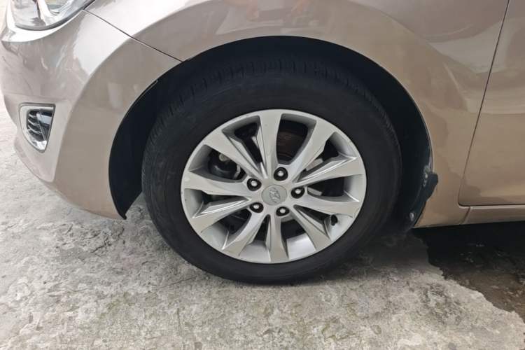 Used Hyundai Elantra (5th Generation / Langdong) 2016 1.6L Automatic Prestige Model Left Front Wheel Hub