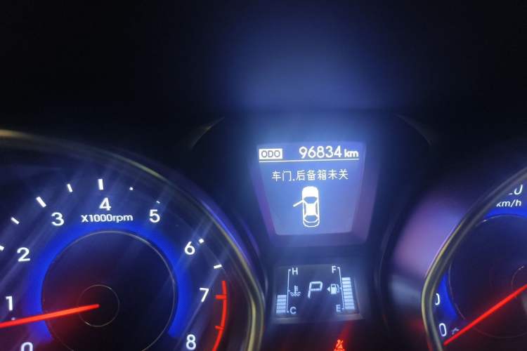 Used Hyundai Elantra (5th Generation / Langdong) 2016 1.6L Automatic Prestige Model Odometer Close Up