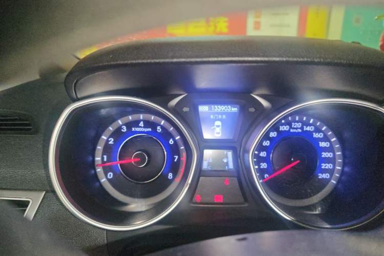 Used Hyundai Elantra (5th Generation / Langdong) 2016 1.6L Manual Luxury Model Odometer Close Up