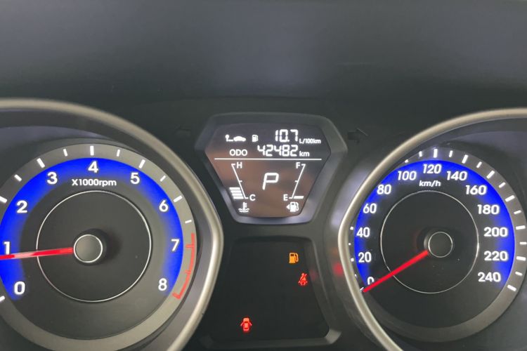 Used Hyundai Elantra (5th Generation / Langdong) 2016 1.6L Automatic Smart Version Odometer Close Up