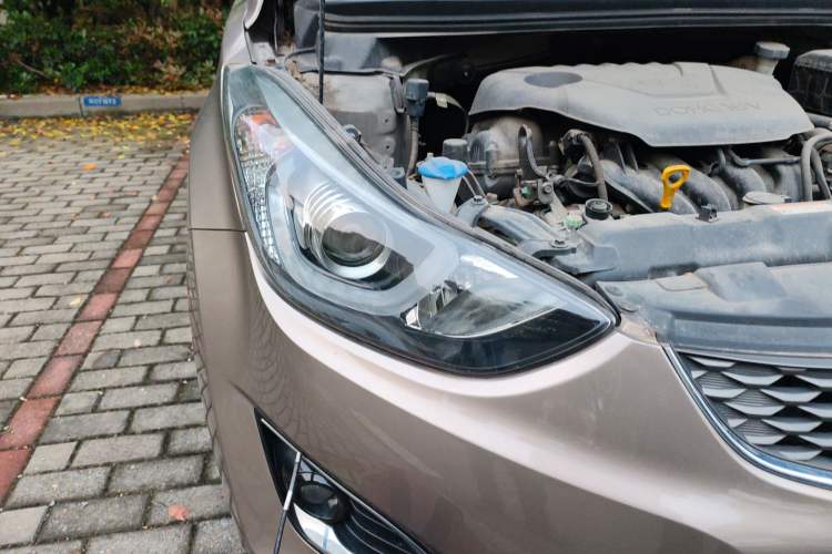 Used Hyundai Elantra (5th Generation / Langdong) 2016 1.6L Manual Luxury Model Right Front Headlight
