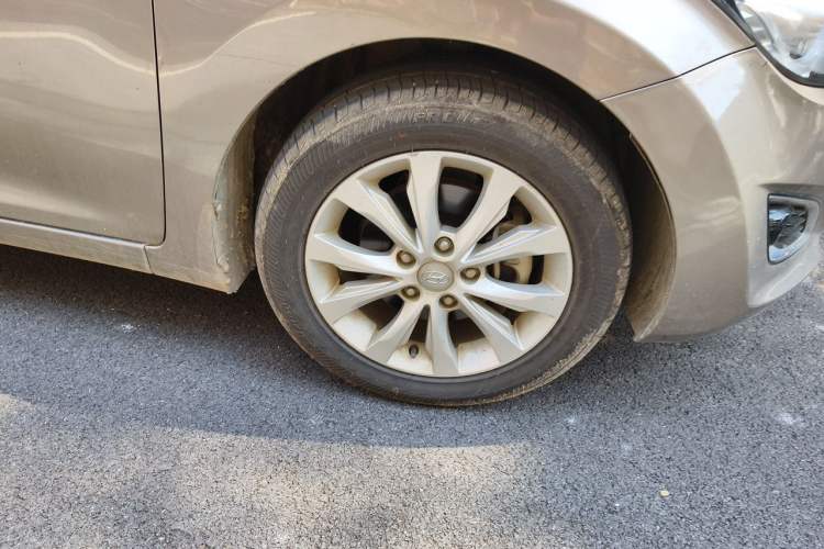 Used Hyundai Elantra (5th Generation / Langdong) 2016 1.6L Manual Fashion Edition Right Front Wheel Hub