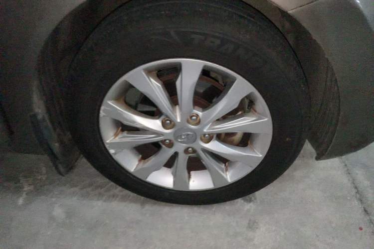 Used Hyundai Elantra (5th Generation / Langdong) 2016 1.6L Automatic Prestige Model Right Front Wheel Hub