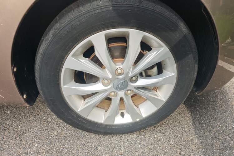 Used Hyundai Elantra (5th Generation / Langdong) 2016 1.6L Automatic Smart Version Right Front Wheel Hub