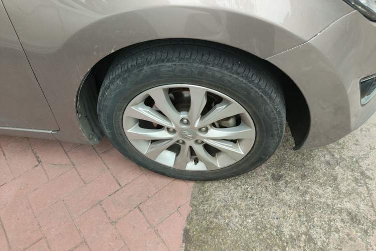 Used Hyundai Elantra (5th Generation / Langdong) 2016 1.6L Manual Luxury Model Right Front Wheel Hub