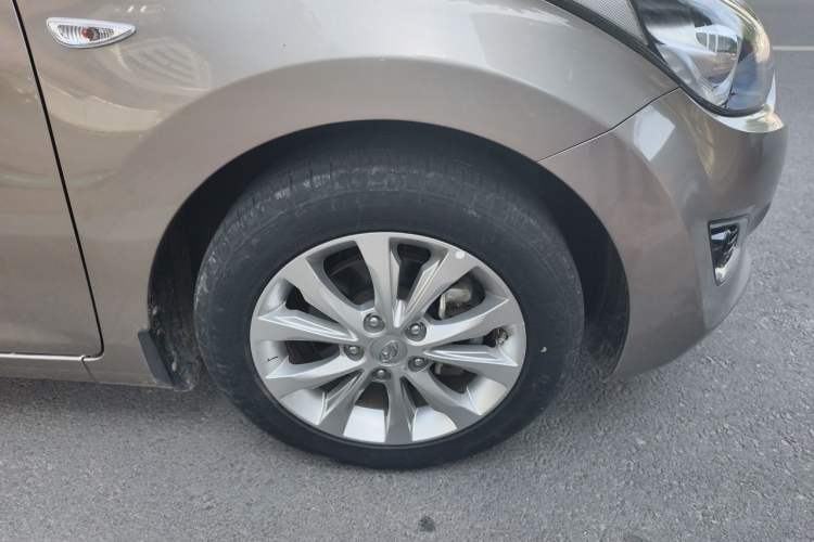 Used Hyundai Elantra (5th Generation / Langdong) 2016 1.6L Automatic Smart Version Right Front Wheel Hub