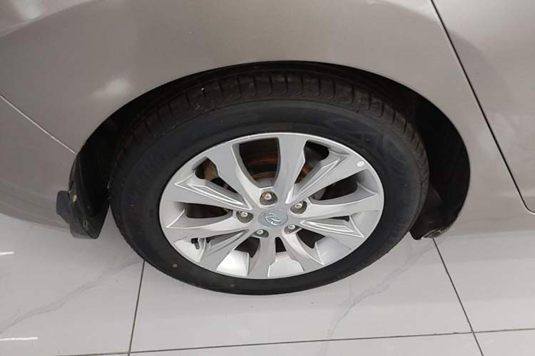 Used Hyundai Elantra (5th Generation / Langdong) 2016 1.6L Automatic Prestige Model Right Rear Wheel Hub