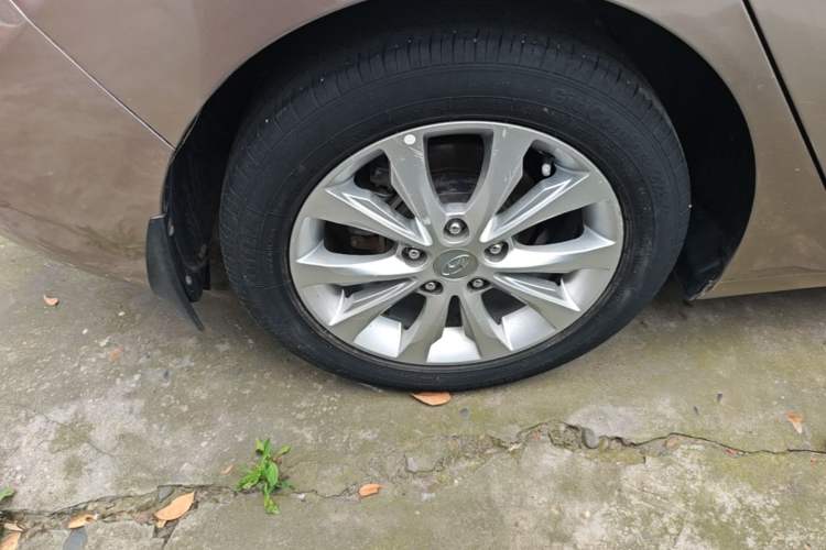 Used Hyundai Elantra (5th Generation / Langdong) 2016 1.6L Automatic Prestige Model Right Rear Wheel Hub