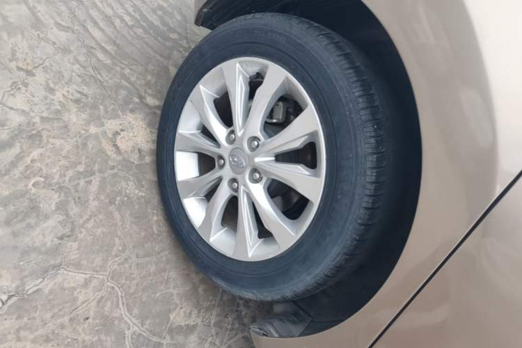 Used Hyundai Elantra (5th Generation / Langdong) 2016 1.6L Automatic Smart Version Right Rear Wheel Hub