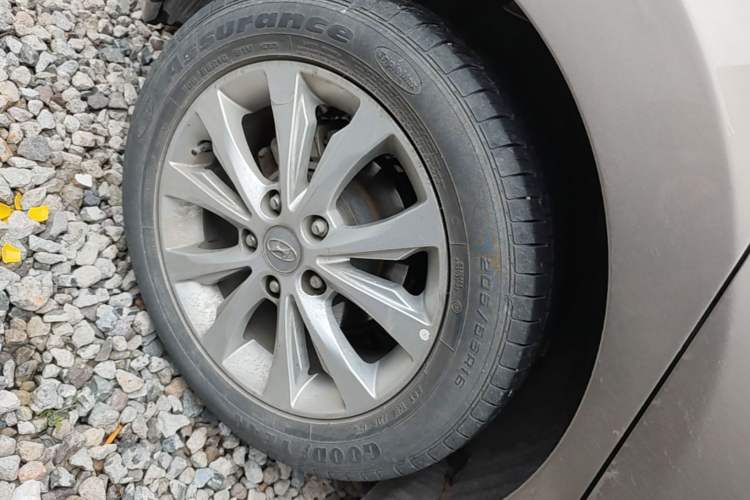 Used Hyundai Elantra (5th Generation / Langdong) 2016 1.6L Automatic Prestige Model Right Rear Wheel Hub