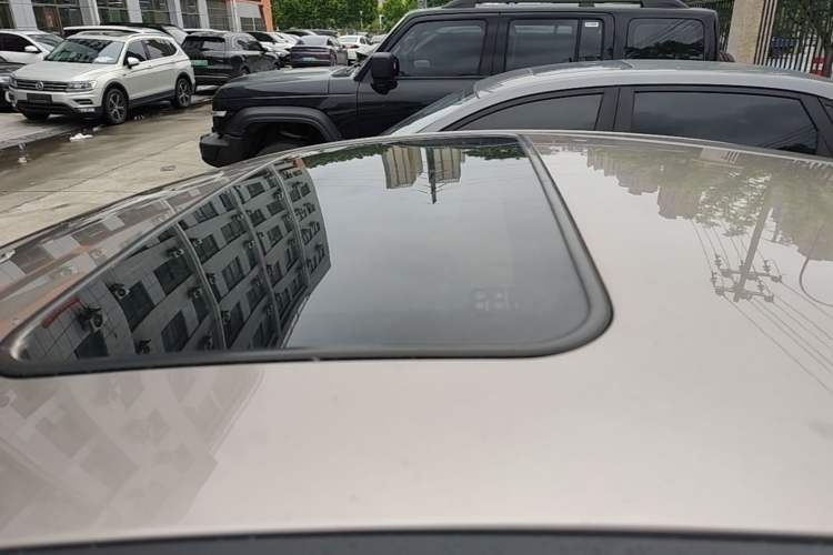 Used Hyundai Elantra (5th Generation / Langdong) 2016 1.6L Automatic Prestige Model Roof