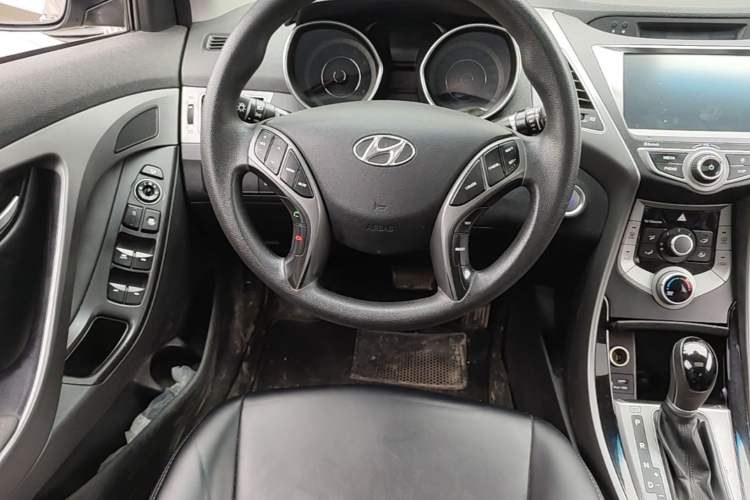Used Hyundai Elantra (5th Generation / Langdong) 2016 1.6L Automatic Prestige Model Steering Wheel