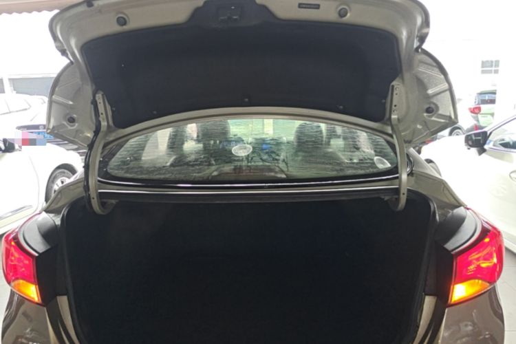 Used Hyundai Elantra (5th Generation / Langdong) 2016 1.6L Manual Fashion Edition Trunk