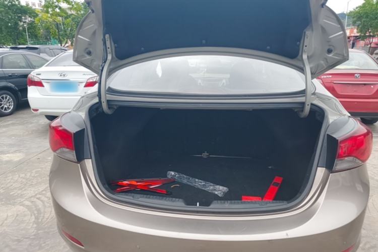 Used Hyundai Elantra (5th Generation / Langdong) 2016 1.6L Automatic Smart Version Trunk