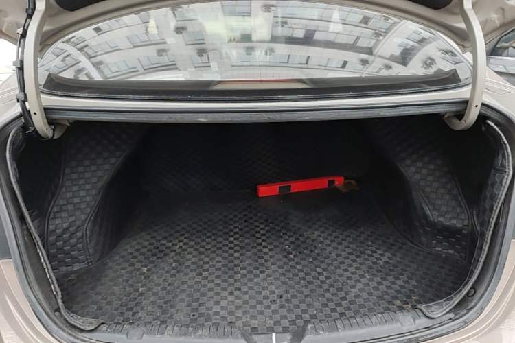Used Hyundai Elantra (5th Generation / Langdong) 2016 1.6L Automatic Prestige Model Trunk
