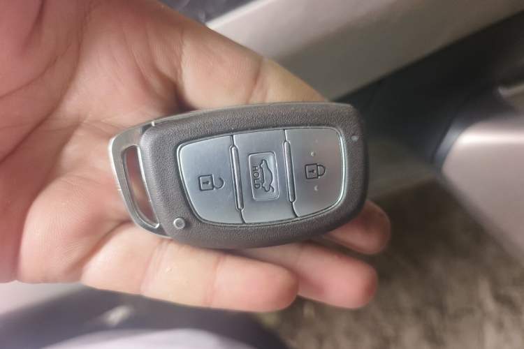 Used Hyundai Elantra (5th Generation / Langdong) 2016 1.6L Automatic Prestige Model Vehicle Key