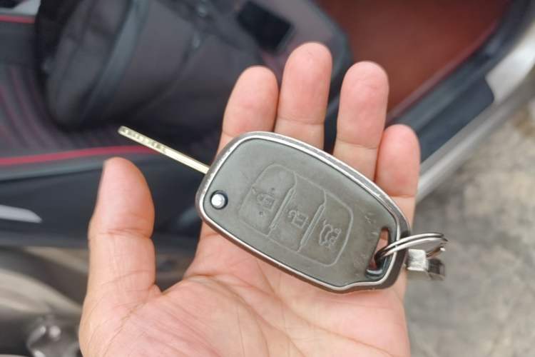 Used Hyundai Elantra (5th Generation / Langdong) 2016 1.6L Automatic Smart Version Vehicle Key