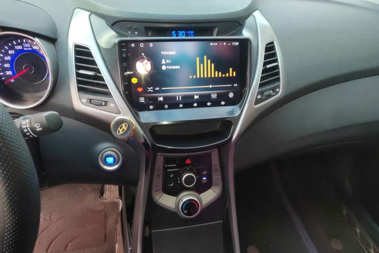 Used Hyundai Elantra (5th Generation / Langdong) 2016 1.6L Automatic Prestige Model Audio And AC Panel