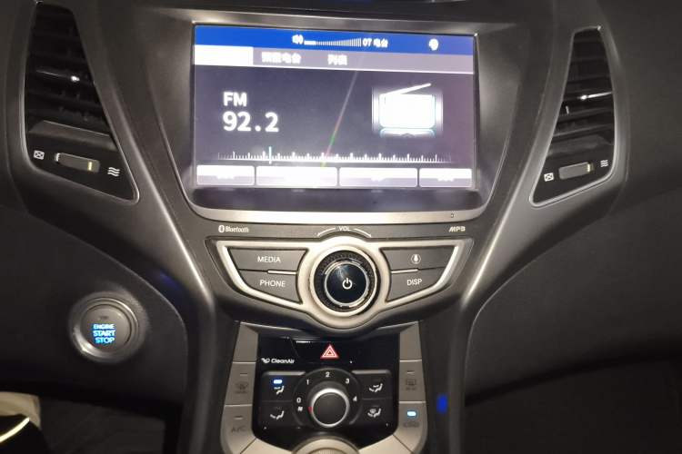 Used Hyundai Elantra (5th Generation / Langdong) 2016 1.6L Automatic Prestige Model Audio And AC Panel